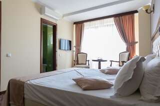 Отель Hotel Giuliano Бухарест Стандартный номер с кроватью размера "king-size"-11